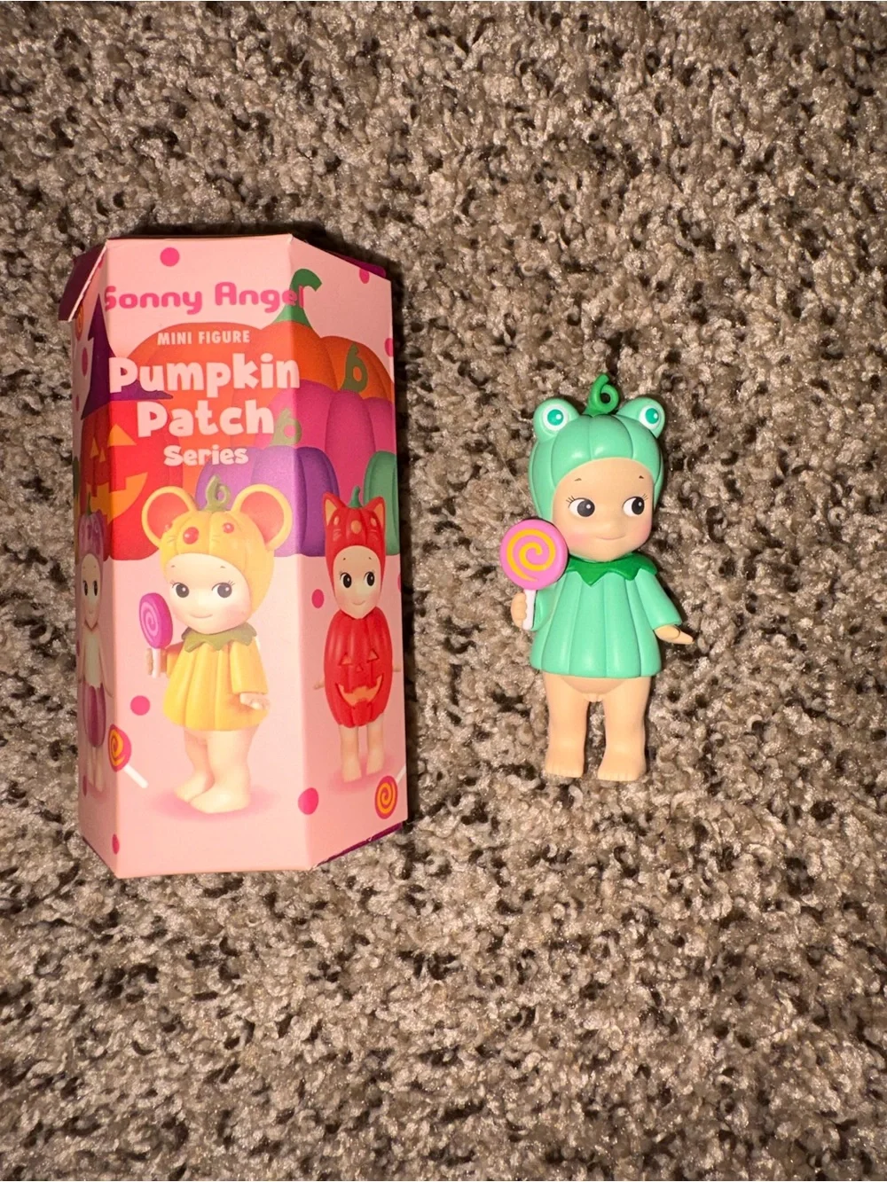Pumpkin Patch Frog Sonny Angel